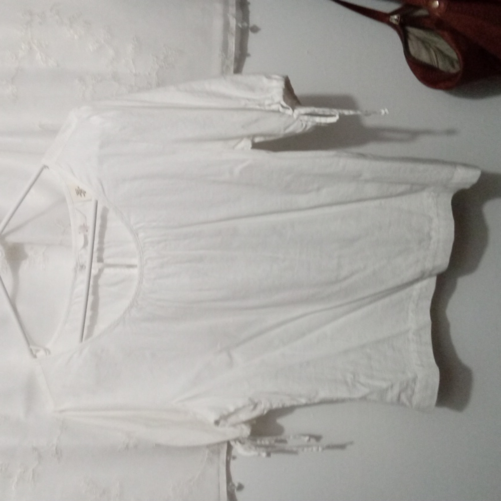 Levi's white shirt